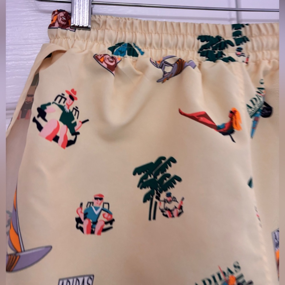 Adidas Womens Butter Yellow Originals Graphic Shorts•Beach•Retro•summer•80’s•XS - Picture 16 of 16
